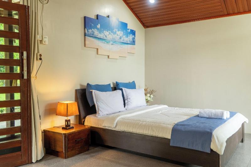 The Hawk's Nest Resort image