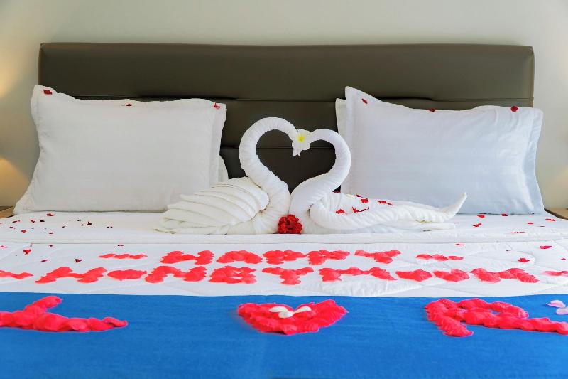 The Hawk's Nest Resort image
