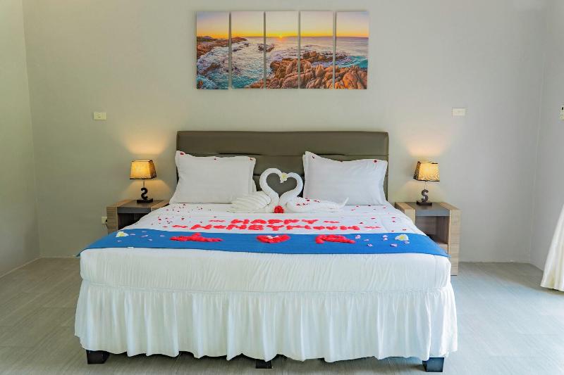 The Hawk's Nest Resort image