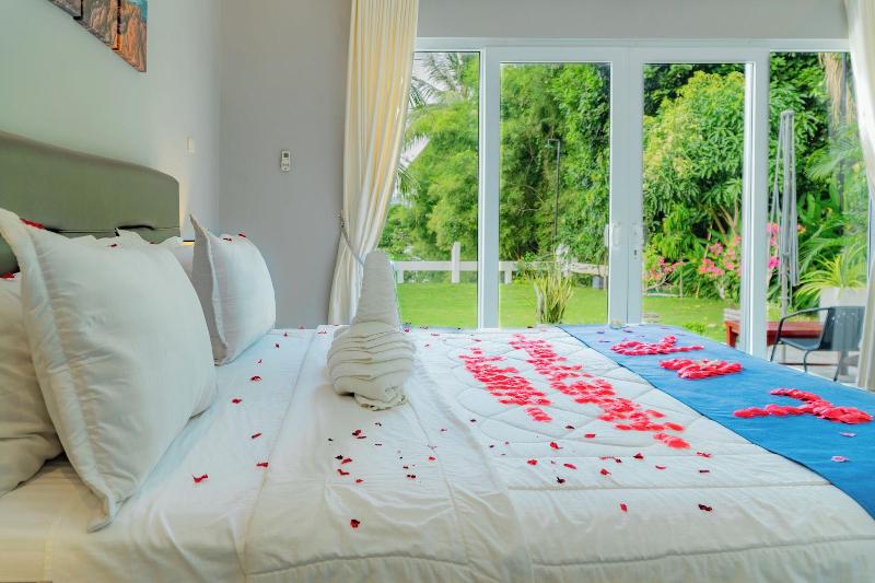 The Hawk's Nest Resort image