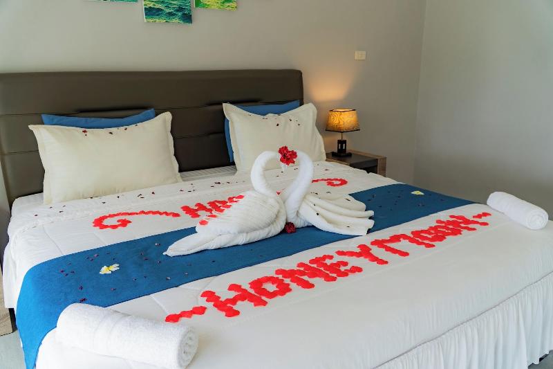 The Hawk's Nest Resort image