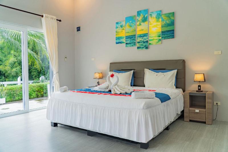 The Hawk's Nest Resort image
