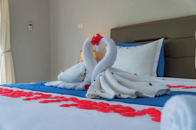 The Hawk's Nest Resort image