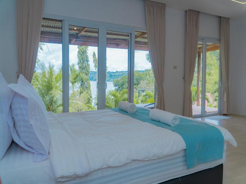 The Hawk's Nest Resort image