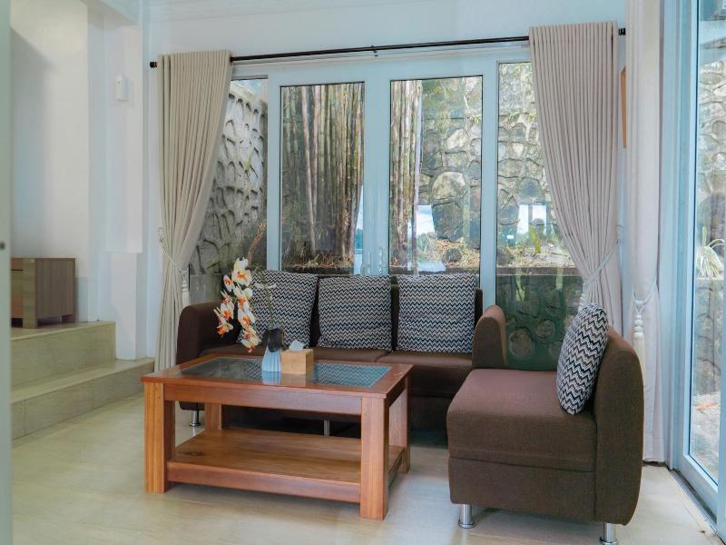 The Hawk's Nest Resort image