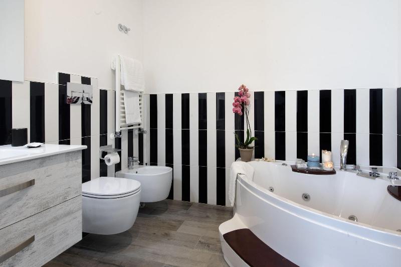 Les Suites Des Tout Le Monde image