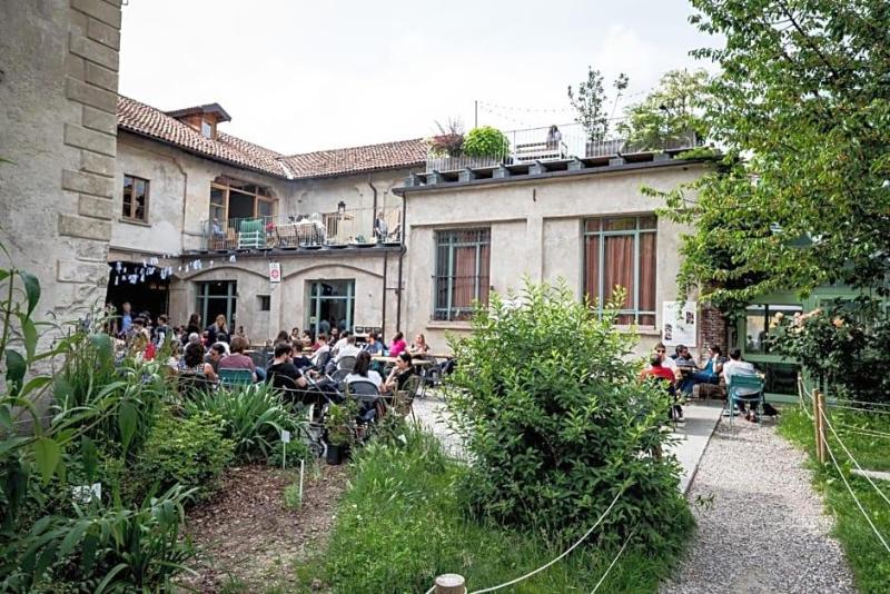 Un Posto A Milano image