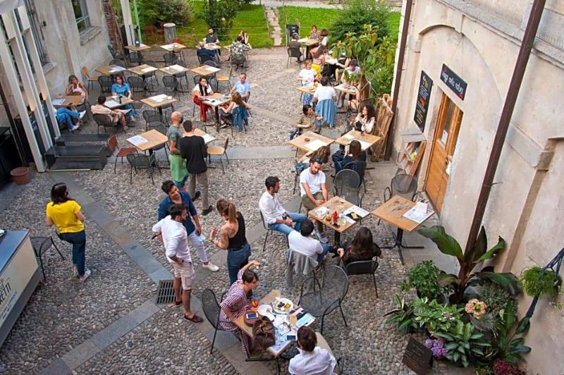 Un Posto A Milano image