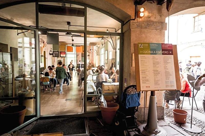 Un Posto A Milano image