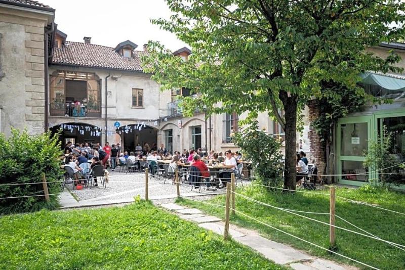 Un Posto A Milano image
