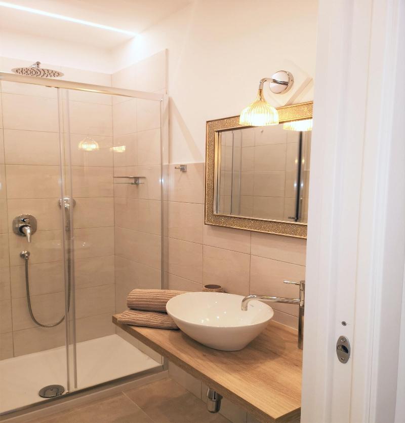 La Piccola Perla Rooms image