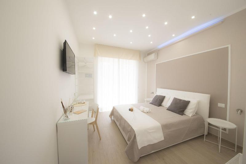 B&B Chérie - Centro di Salerno image
