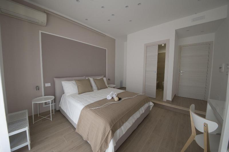B&B Chérie - Centro di Salerno image