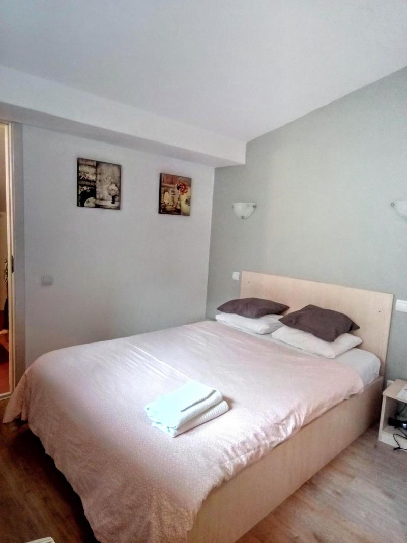 Central Guesthouse Bucharest - Adults Only image