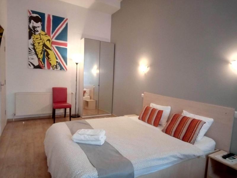 Central Guesthouse Bucharest - Adults Only image