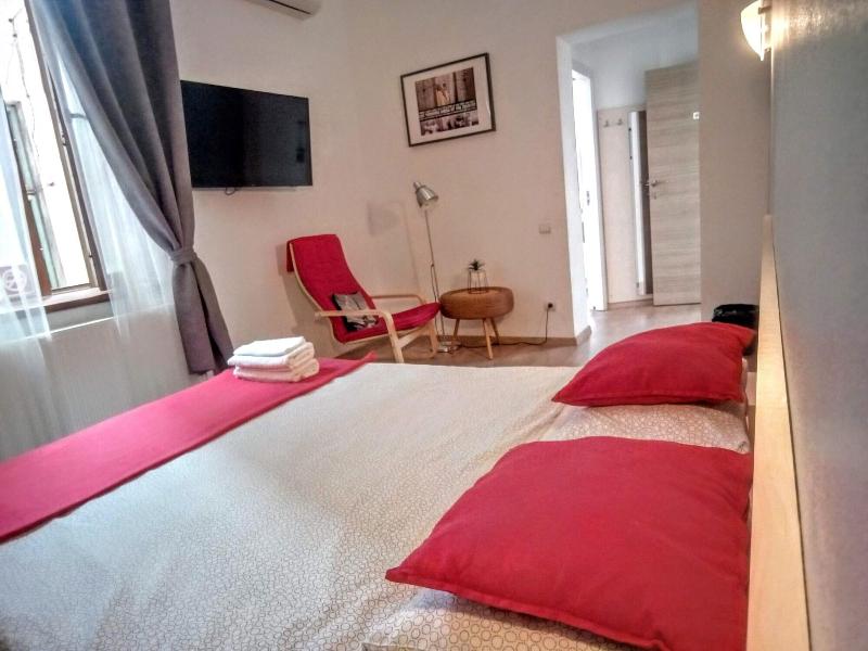 Central Guesthouse Bucharest - Adults Only image