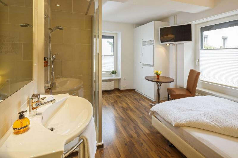 Aparthotel Familie Hugenschmidt image