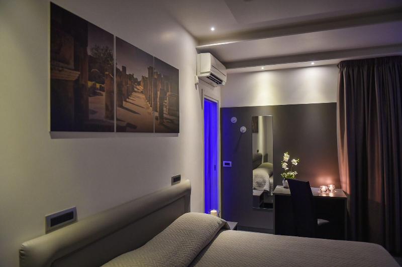 Pompei Inn Ruins Luxury Suites image