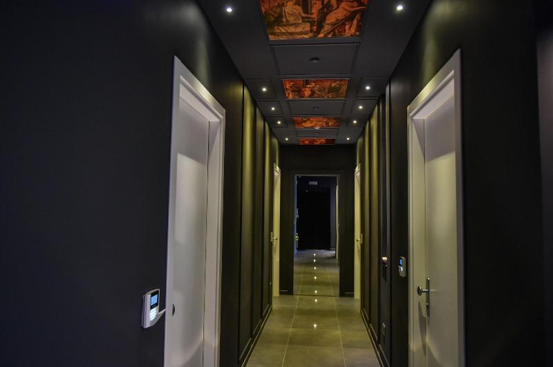 Pompei Inn Ruins Luxury Suites image