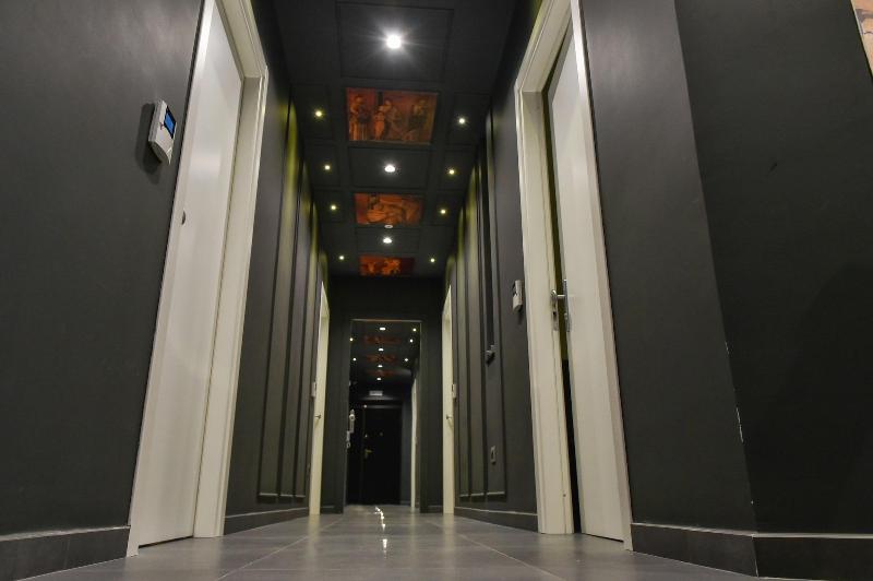 Pompei Inn Ruins Luxury Suites image