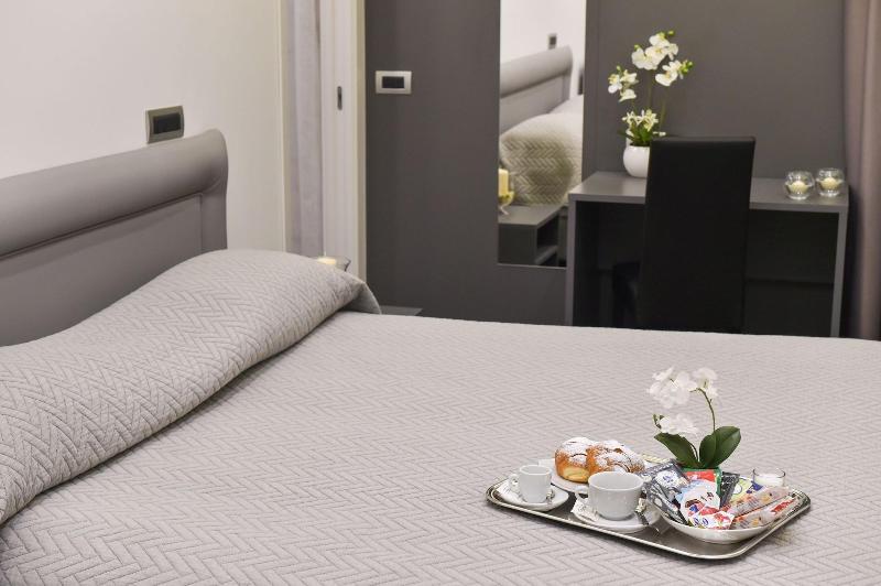 Pompei Inn Ruins Luxury Suites image