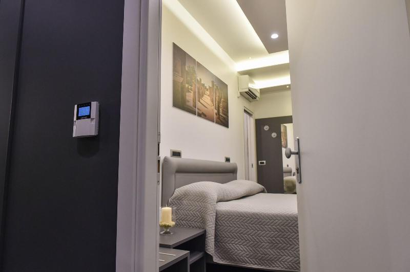 Pompei Inn Ruins Luxury Suites image