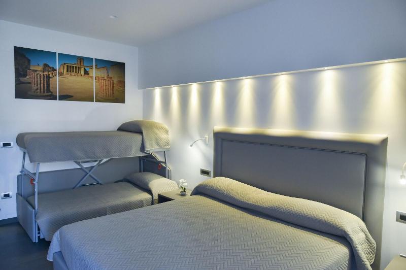 Pompei Inn Ruins Luxury Suites image