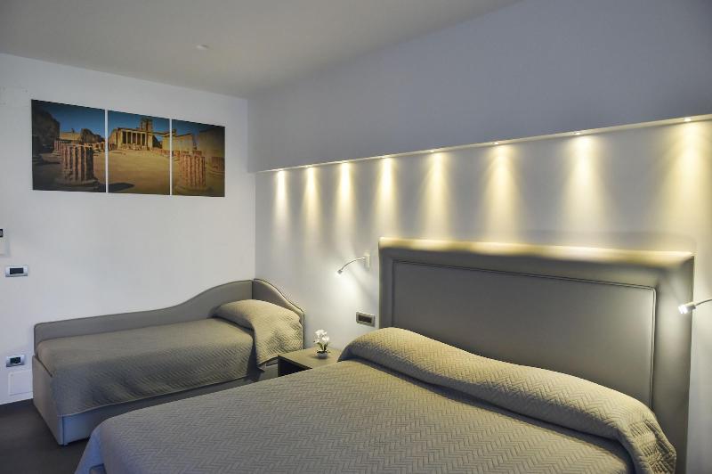 Pompei Inn Ruins Luxury Suites image