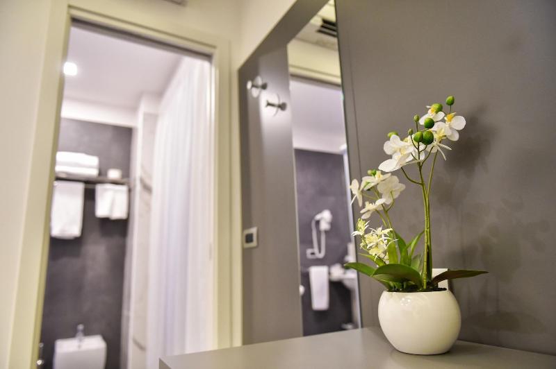 Pompei Inn Ruins Luxury Suites image