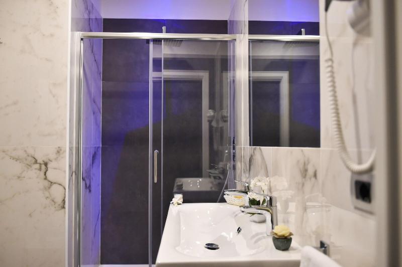 Pompei Inn Ruins Luxury Suites image