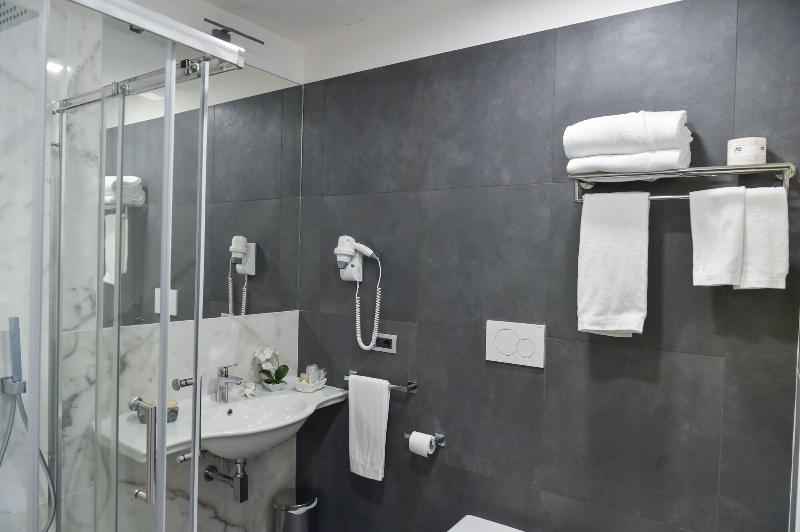 Pompei Inn Ruins Luxury Suites image