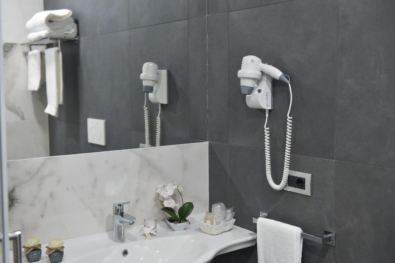 Pompei Inn Ruins Luxury Suites image