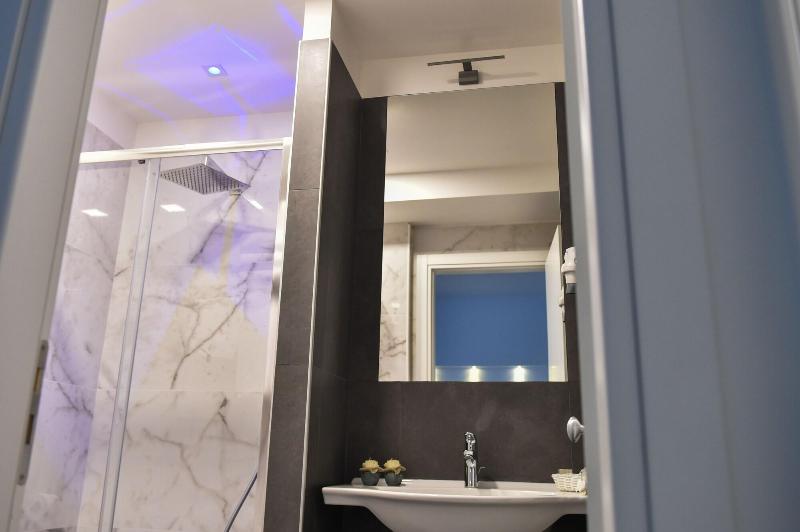 Pompei Inn Ruins Luxury Suites image