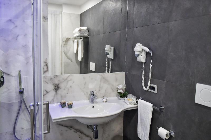 Pompei Inn Ruins Luxury Suites image