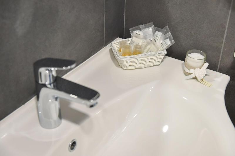 Pompei Inn Ruins Luxury Suites image