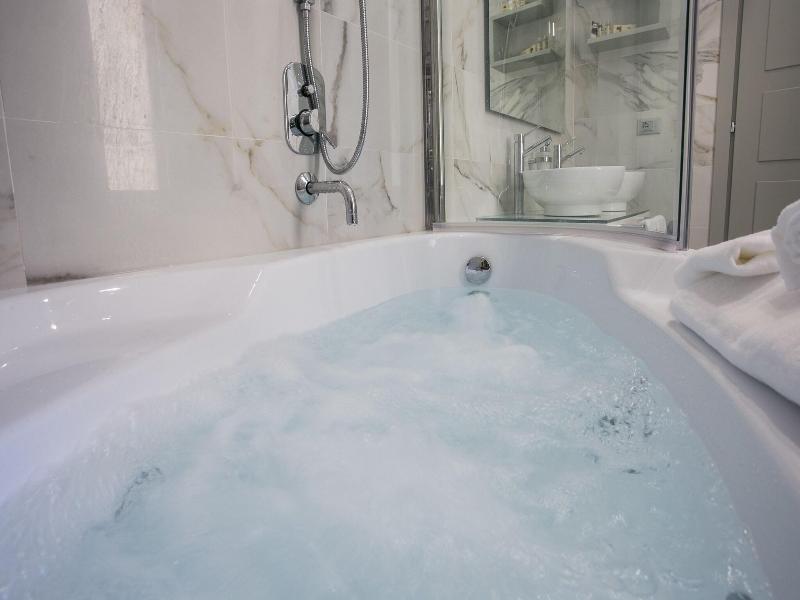 Cesare Ai Cavalieri Suites image