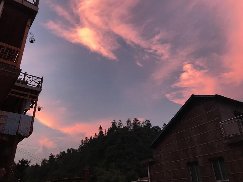 One Step To Heaven Inn image