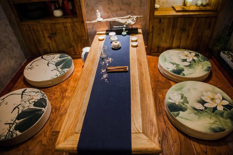 Yun Meng Qi  Inn