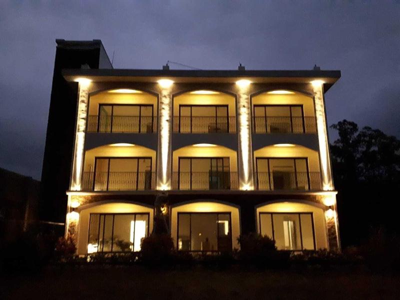 Chulu Manor Hotel image