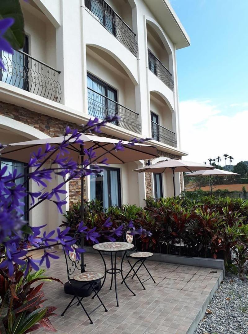 Chulu Manor Hotel image