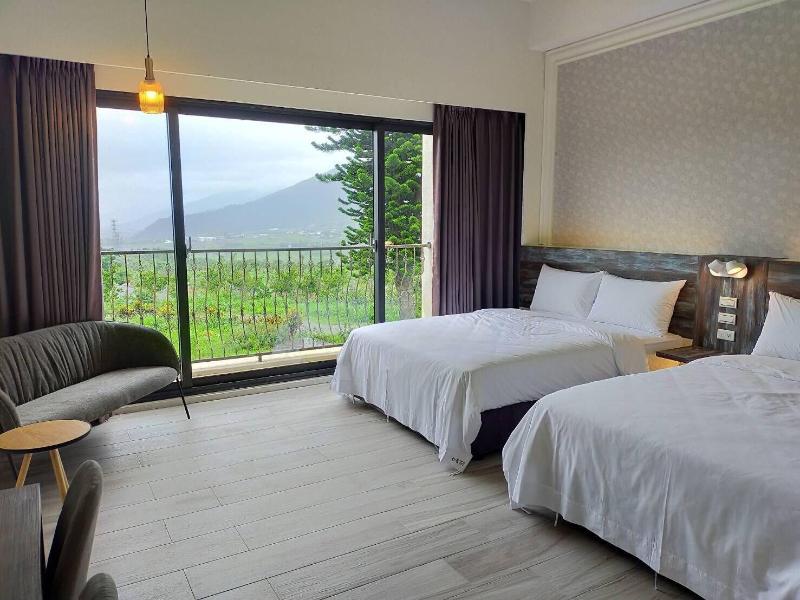 Chulu Manor Hotel image