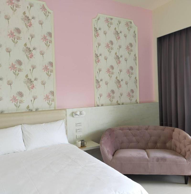 Chulu Manor Hotel image