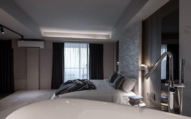Two Easy Inn image