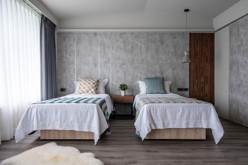 Two Easy Inn image