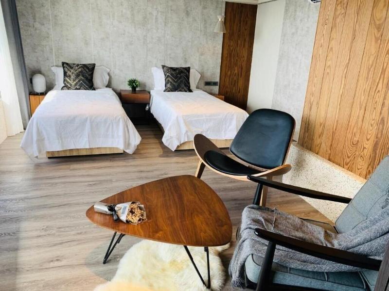 Two Easy Inn image