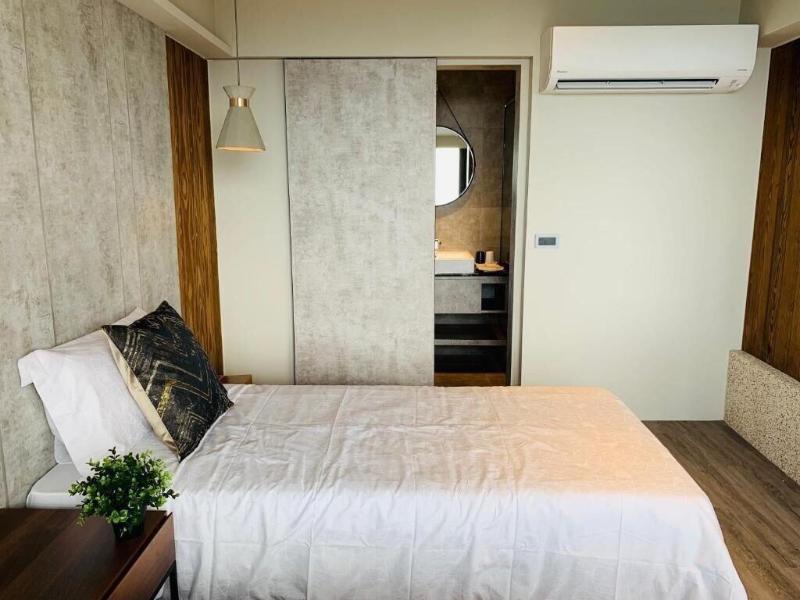 Two Easy Inn image