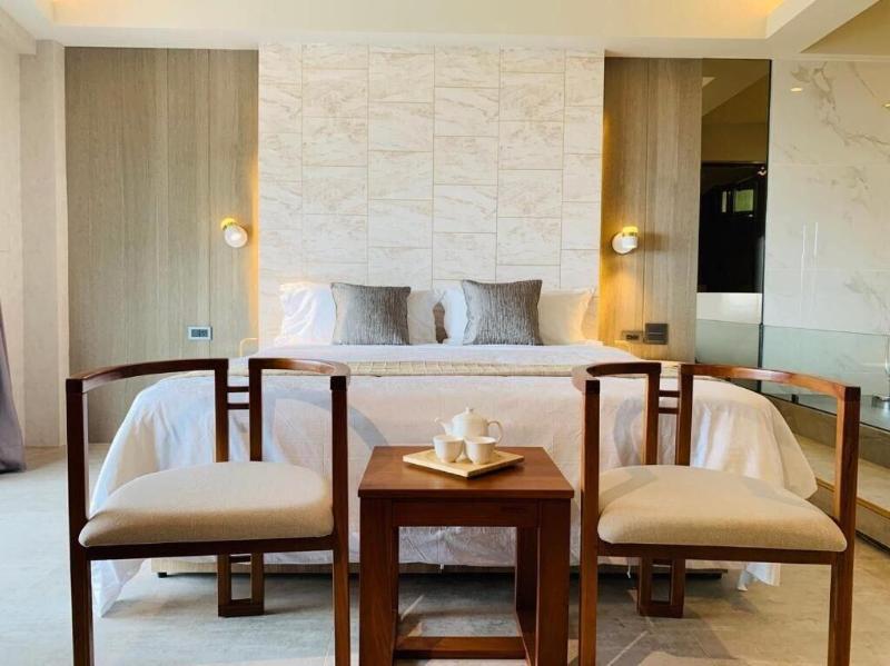 Two Easy Inn image