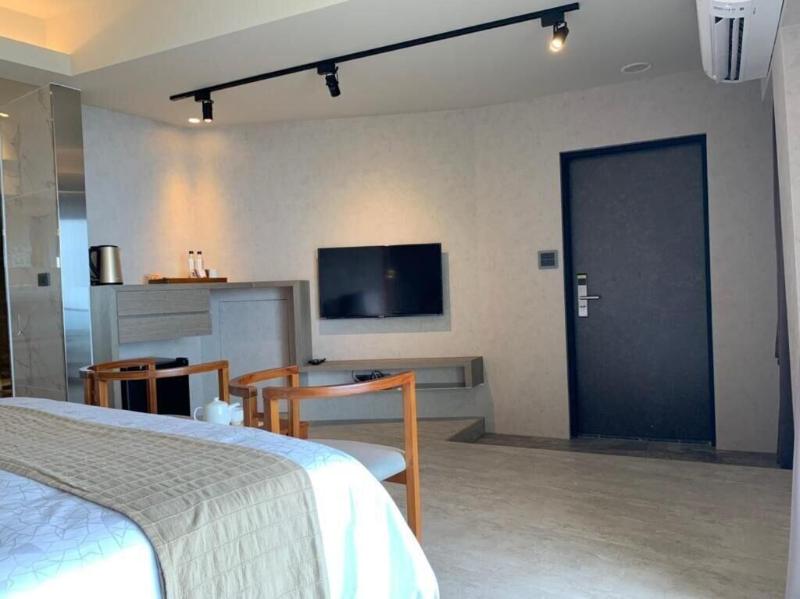 Two Easy Inn image