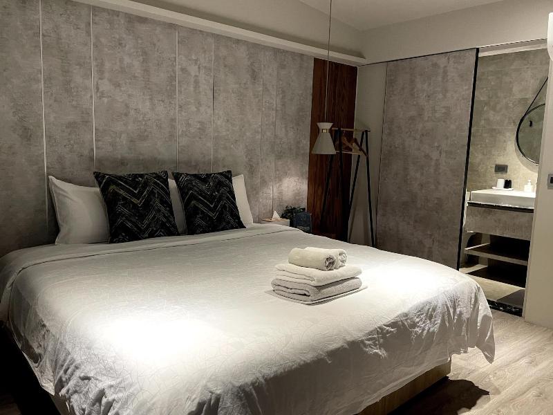 Two Easy Inn image