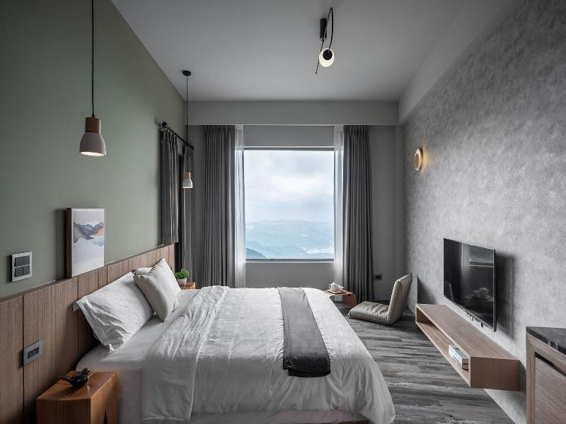 Two Easy Inn image